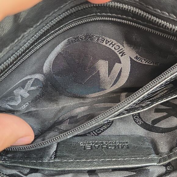 MICHAEL KORS BLACK LEATHER WEBSTER WRISTLET BAG - No Strap - Picture 8 of 14